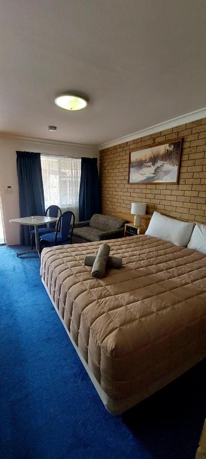 Settlers Motor Inn Тентърфилд Екстериор снимка