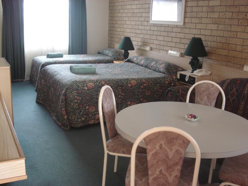 Settlers Motor Inn Тентърфилд Екстериор снимка